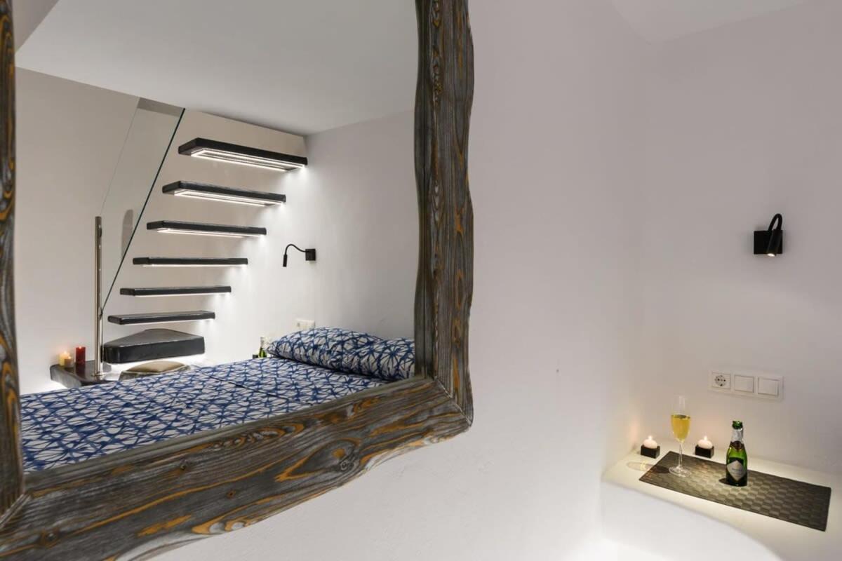산토리니 Santorini Traditional Apt With Private Hot Tub 아파트 외부 사진